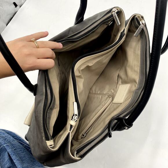 Tumi hayes gray & Black travel tote bag - Picture 6 of 7